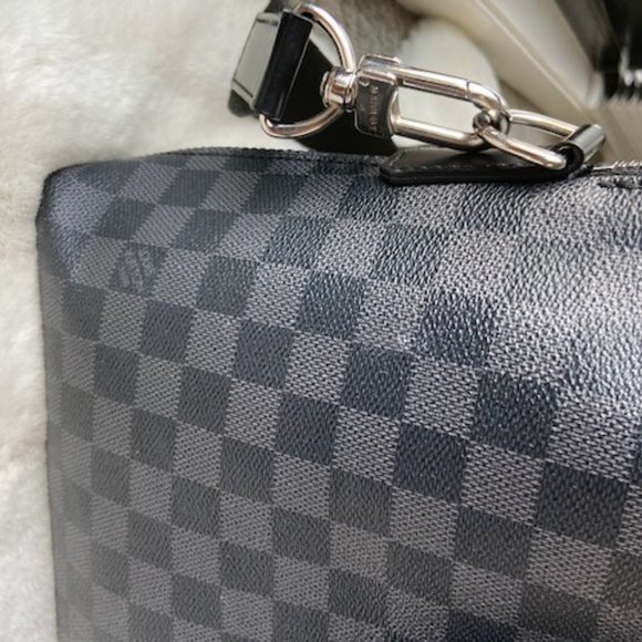 Men’s Bag Louis Vuitton Damier Graphite Laptop Bag - Picture 11 of 15